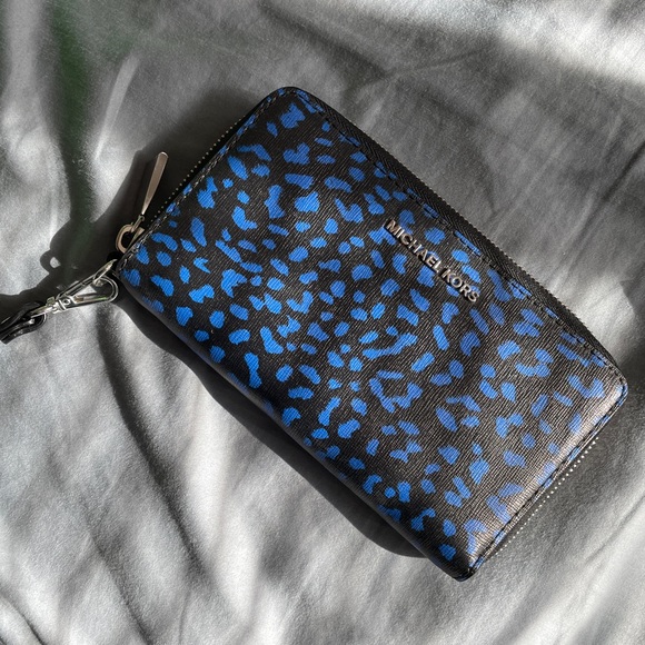 New with tags Michael Kors cheetah print wallet - Picture 1 of 2